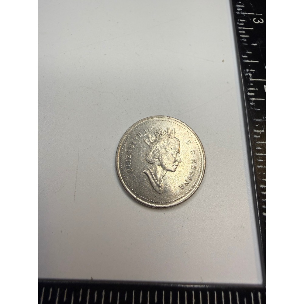 1993 Canada 25 Cents Quarter Caribou Queen Elizabeth II Coin Silver Tone
